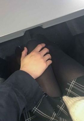 欧美中长款连衣裙_高清高清迅雷在线观看
