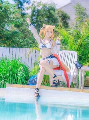 欧美西装男办公室吻戏_BD高清在线